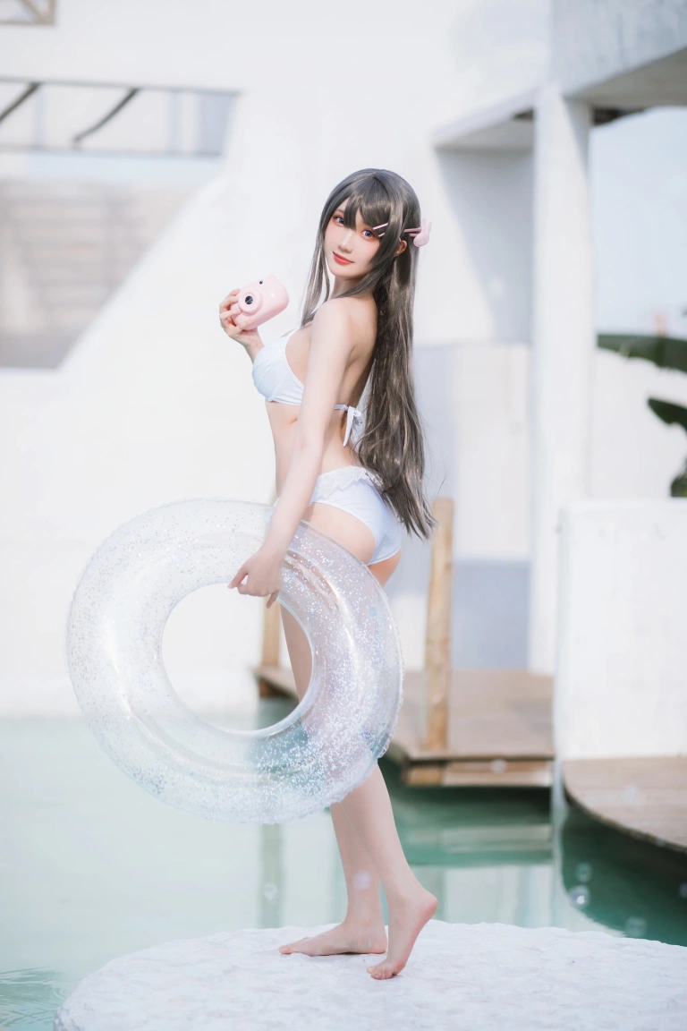瓜希酱《樱岛麻衣 泳装》主题写真：28张全套美图