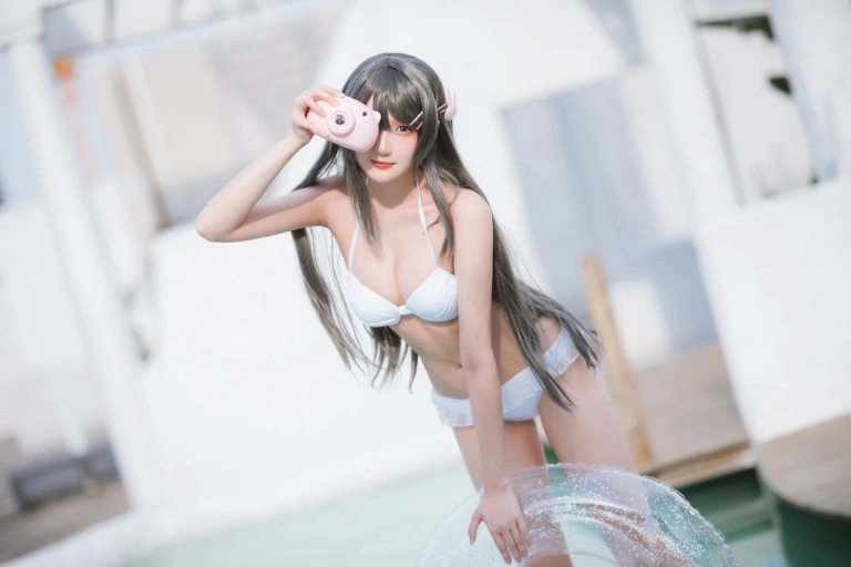 瓜希酱《樱岛麻衣 泳装》主题写真：28张全套美图