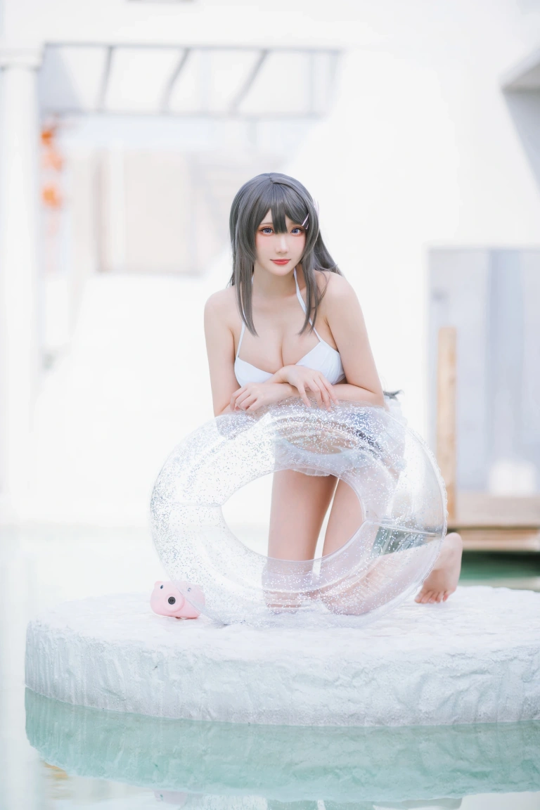 瓜希酱《樱岛麻衣 泳装》主题写真：28张全套美图