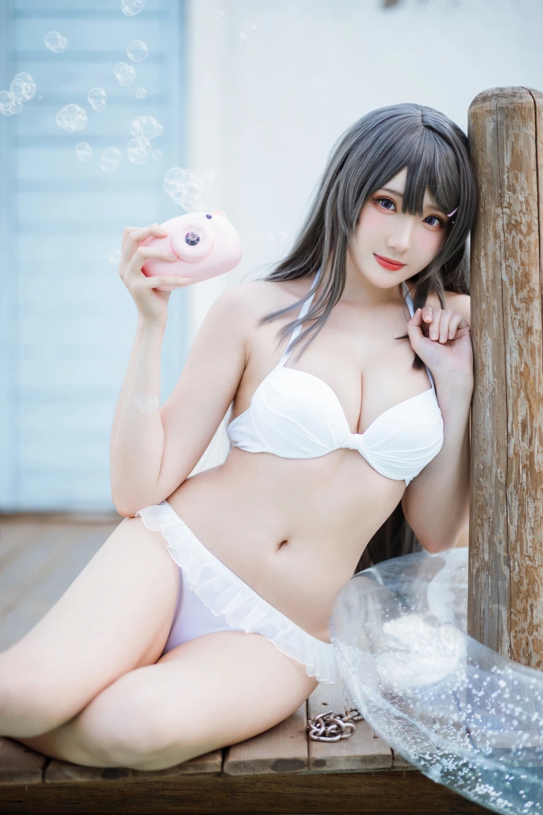 瓜希酱《樱岛麻衣 泳装》主题写真：28张全套美图