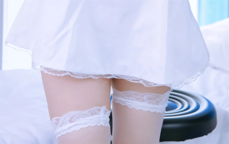 日奈娇(椎名莜)《喜多川海梦护士》主题写真：48张全套美图