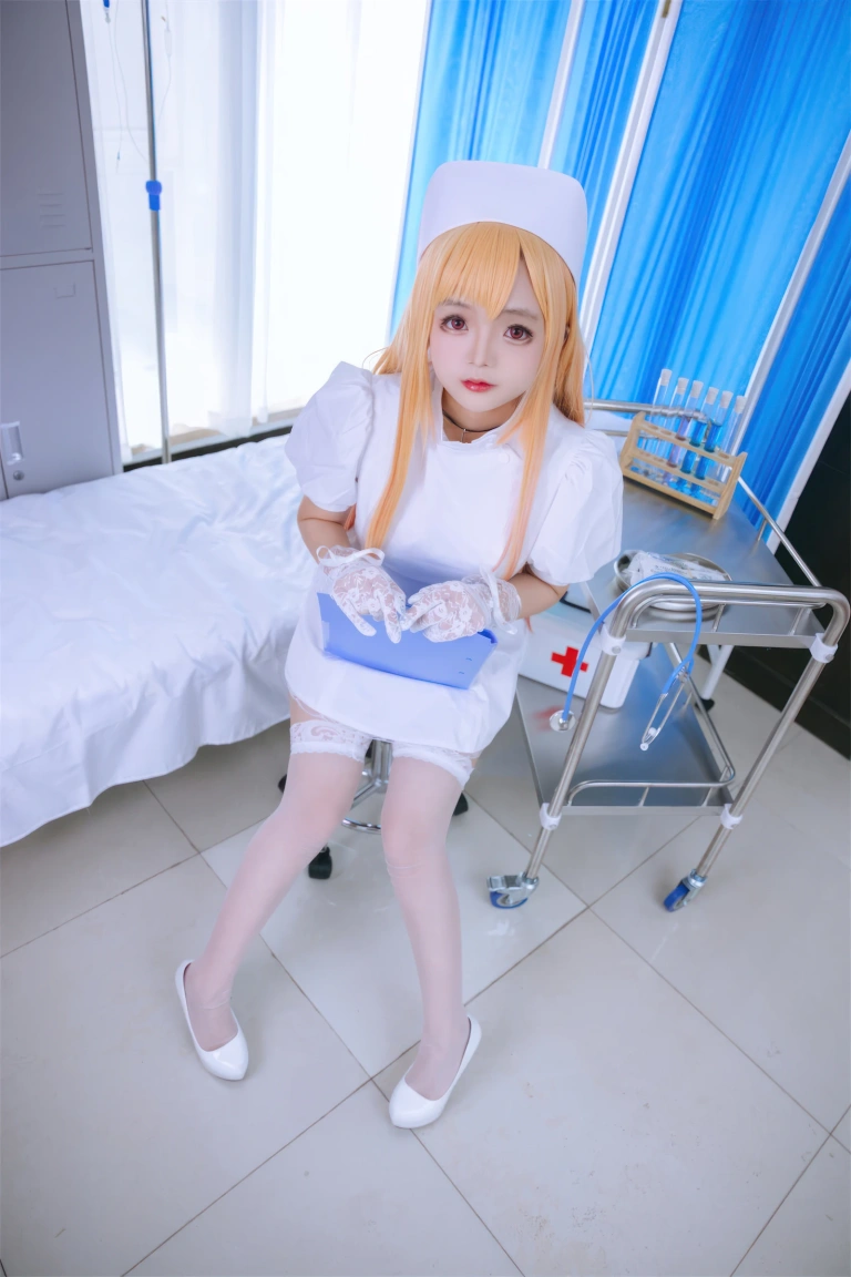 日奈娇(椎名莜)《喜多川海梦护士》主题写真：48张全套美图