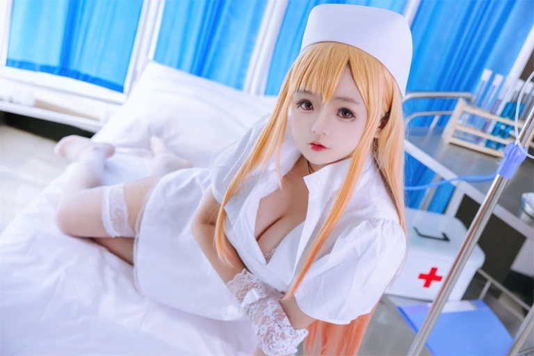 日奈娇(椎名莜)《喜多川海梦护士》主题写真：48张全套美图