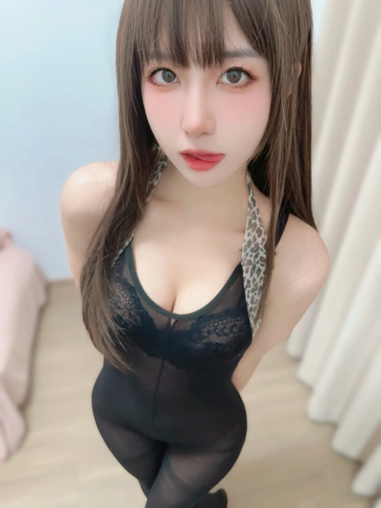 布丁大法《[Perohub] 2025年11月合集》主题写真：142张全套美图，含10个视频