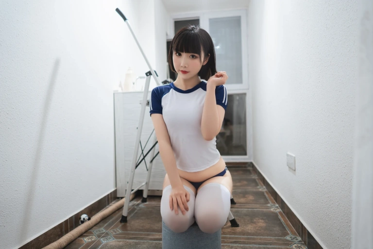 面饼仙儿《体操服》主题写真：24张全套美图