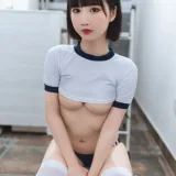 面饼仙儿《体操服》主题写真：24张全套美图