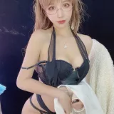 过期米线线喵《砂痣》主题写真：30张全套美图