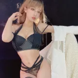 过期米线线喵《砂痣》主题写真：30张全套美图
