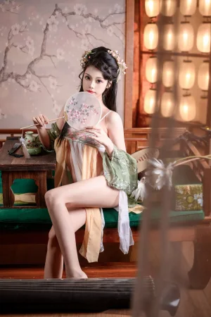 蜜汁猫裘《粉黛》主题写真：56张全套美图，含1个视频