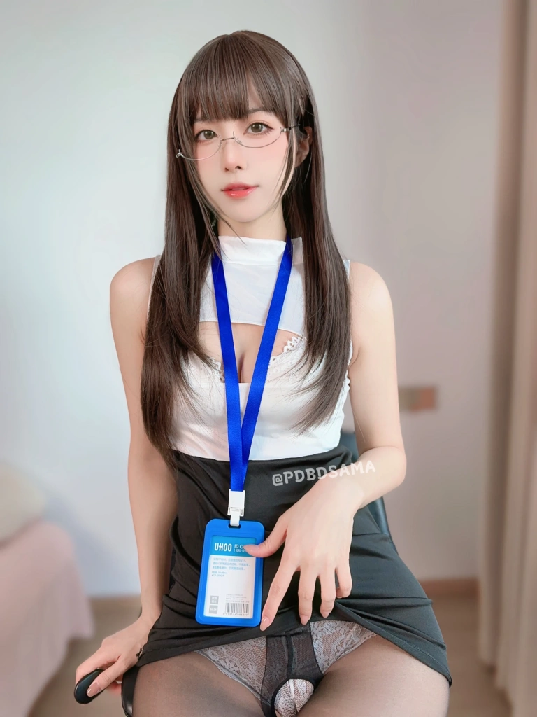 布丁大法《[Perohub] 2025年12月合集》主题写真：162张全套美图，含11个视频