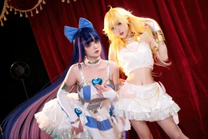 阿包也是兔娘《吊带袜天使（&苏苏苏Sofia）》主题写真：33张全套美图