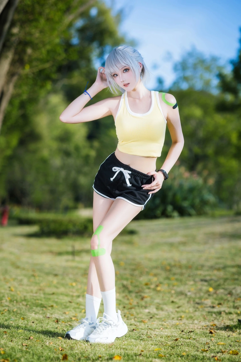 瓜希酱《灵笼 白月魁运动服》主题写真：15张全套美图