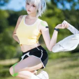 瓜希酱《灵笼 白月魁运动服》主题写真：15张全套美图