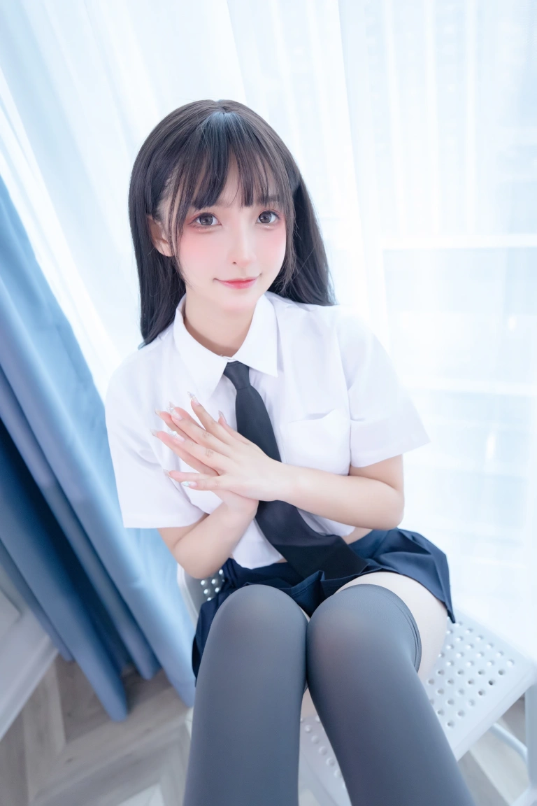 神楽坂真冬《2021.12月微博订阅》主题写真：60张全套美图