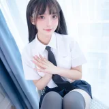 神楽坂真冬《2021.12月微博订阅》主题写真：60张全套美图