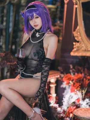 小仓千代《暗蔷》主题写真：20张全套美图