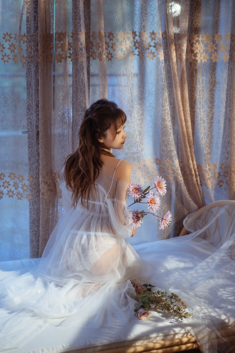 蠢沫沫《轻纱》主题写真：31张全套美图