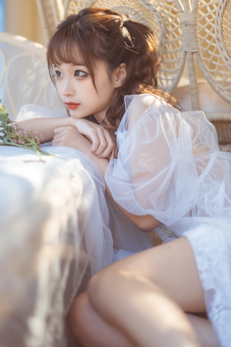 蠢沫沫《轻纱》主题写真：31张全套美图