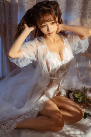 蠢沫沫《轻纱》主题写真：31张全套美图