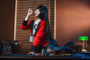 蜜汁猫裘《蛇喰梦子》主题写真：72张全套美图，含1个视频