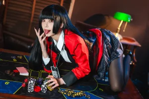 蜜汁猫裘《蛇喰梦子》主题写真：72张全套美图，含1个视频