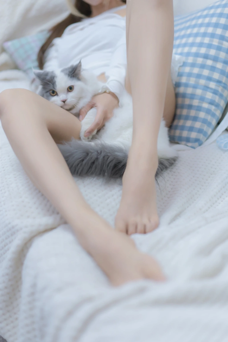 过期米线线喵《我和猫》主题写真：90张全套美图