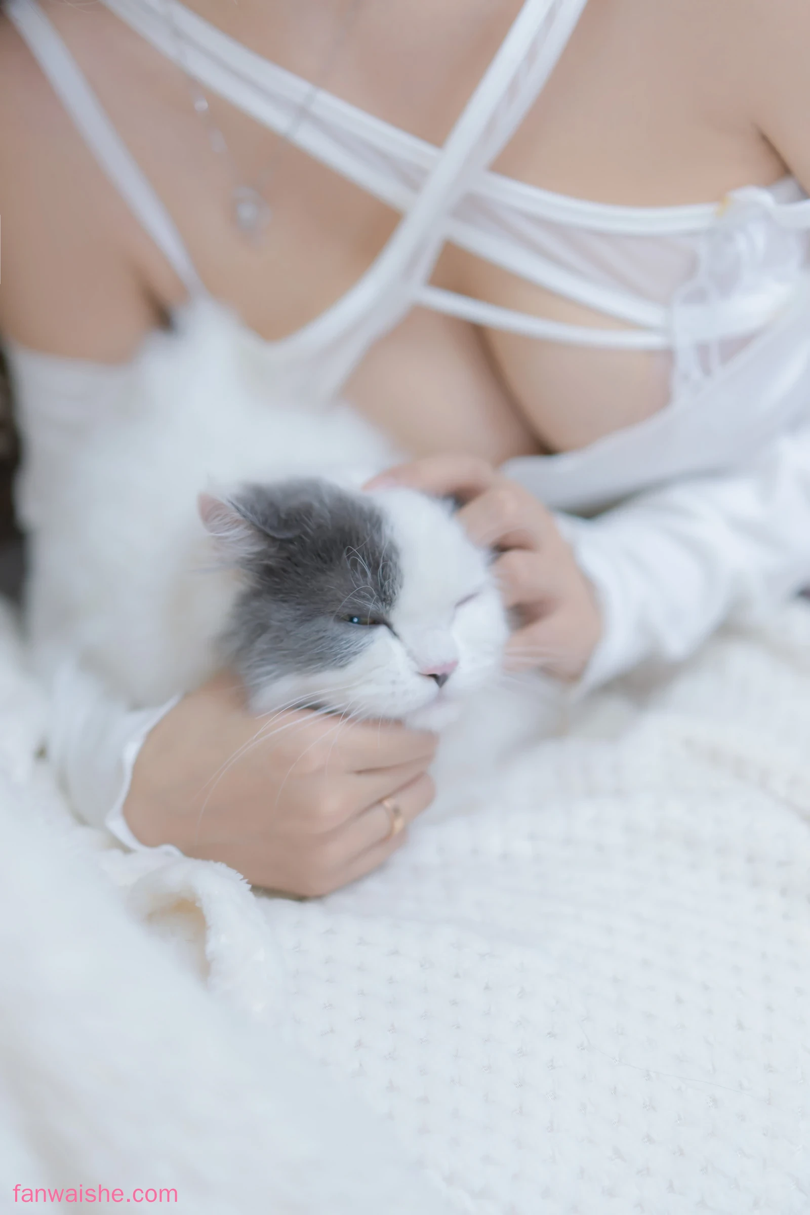 过期米线线喵 过期米线线喵 NO.105 - 我和猫