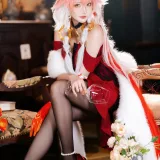 瓜希酱《鸣潮 长离·必胜客联动》主题写真：18张全套美图