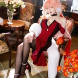 瓜希酱《鸣潮 长离·必胜客联动》主题写真：18张全套美图