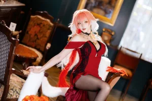 瓜希酱《鸣潮 长离·必胜客联动》主题写真：18张全套美图