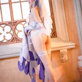星之迟迟《《秘密花园》 欧根婚纱》主题写真：20张全套美图
