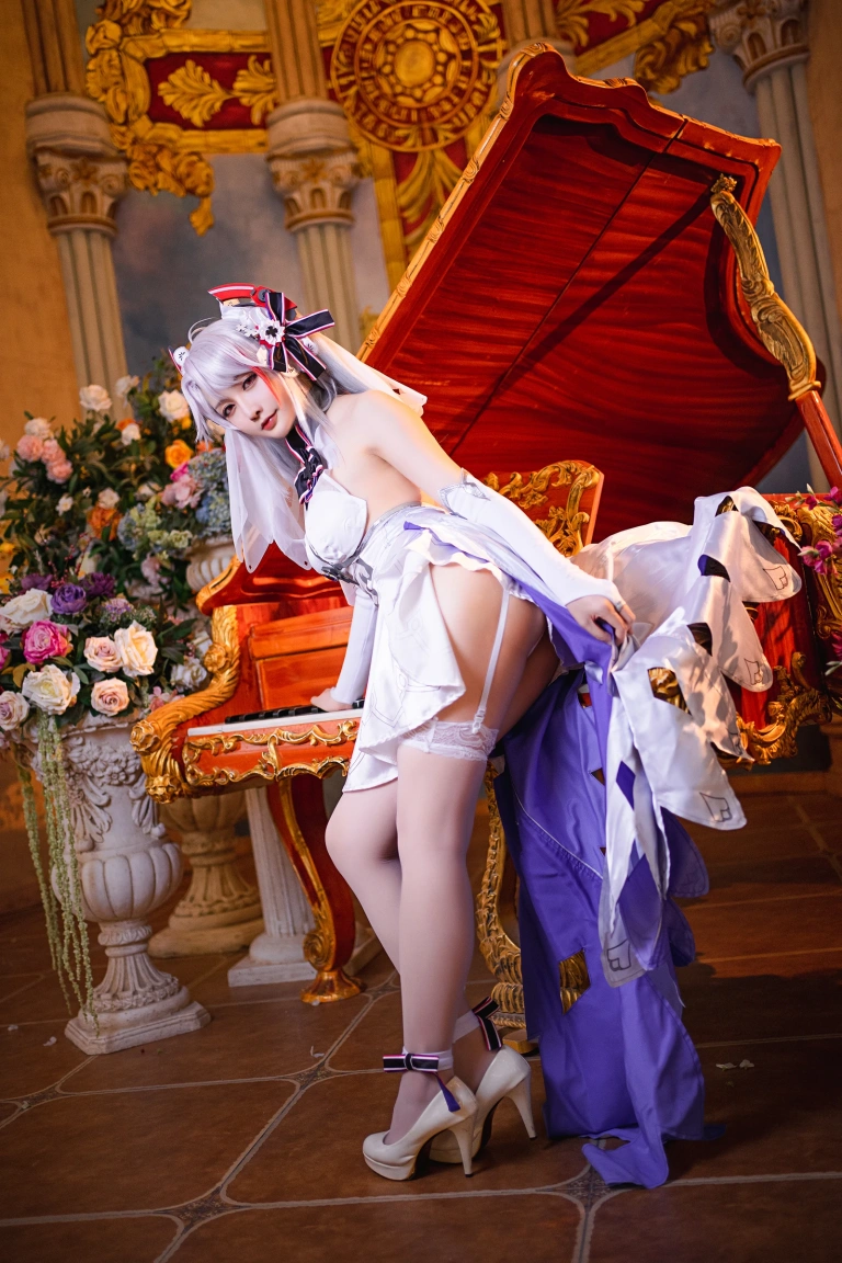 星之迟迟《《秘密花园》 欧根婚纱》主题写真：20张全套美图