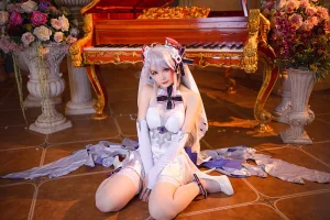 星之迟迟《《秘密花园》 欧根婚纱》主题写真：20张全套美图