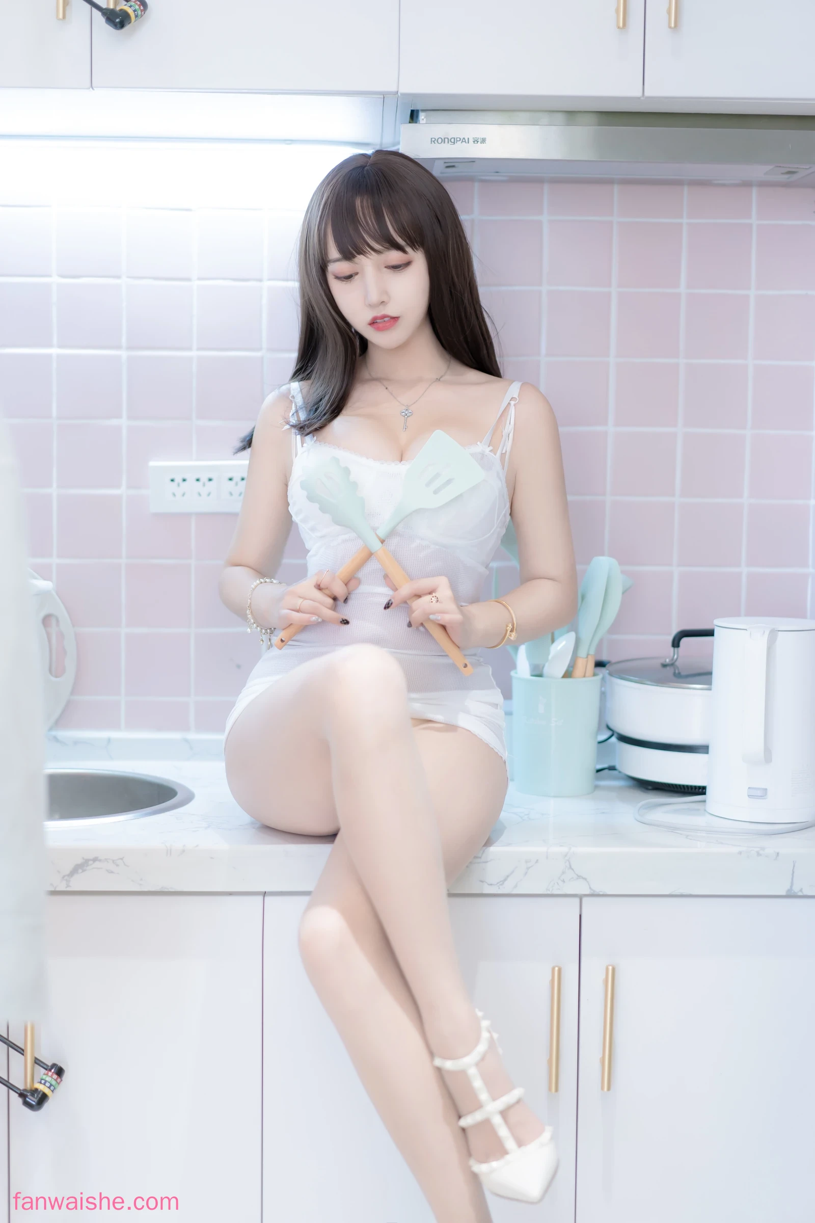 过期米线线喵 过期米线线喵 NO.106 - 肉丝大姐姐