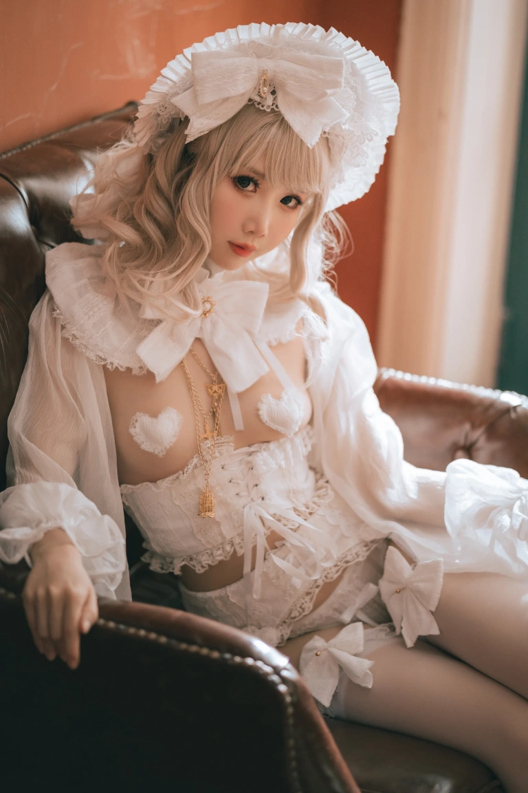 面饼仙儿《法兰西YasahimeLO》主题写真：36张全套美图