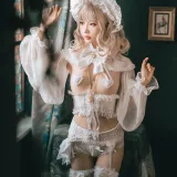 面饼仙儿《法兰西YasahimeLO》主题写真：36张全套美图