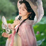 雯仔不讲道理《祝您中秋快乐owo》主题写真：20张全套美图