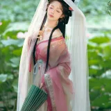 雯仔不讲道理《祝您中秋快乐owo》主题写真：20张全套美图