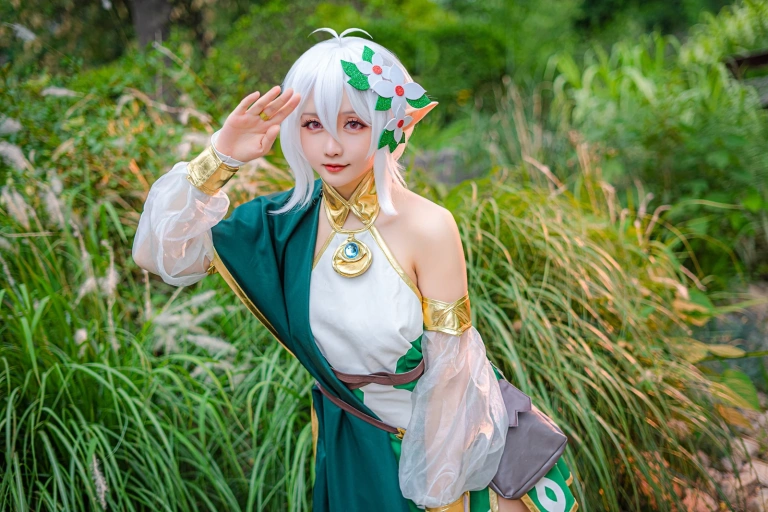 星之迟迟《《秘密花园》 可可萝》主题写真：17张全套美图