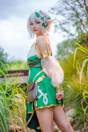 星之迟迟《《秘密花园》 可可萝》主题写真：17张全套美图