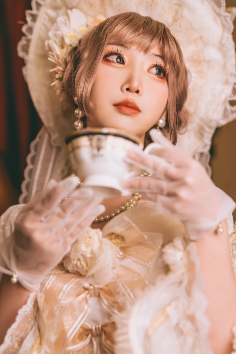 面饼仙儿《西苔岛ELPRESS L》主题写真：16张全套美图