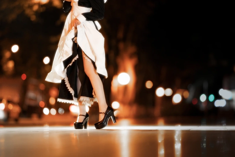 桜桃喵《长裙妹抖（夜）》主题写真：19张全套美图