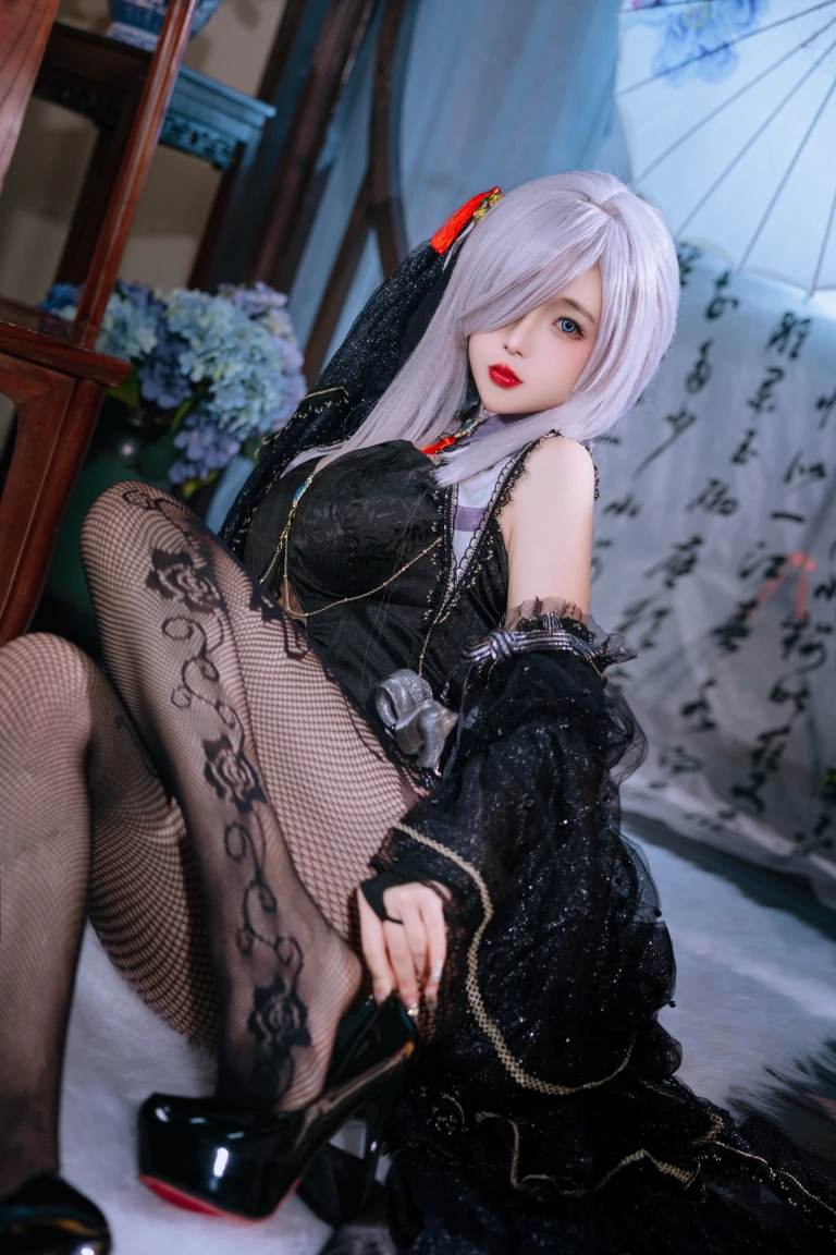 日奈娇(椎名莜)《2023.12月月刊 赠送 申鹤旗袍》主题写真：22张全套美图