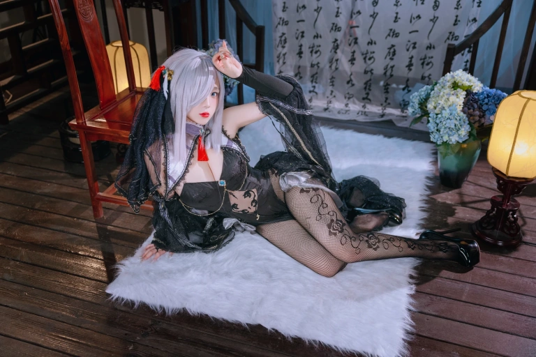 日奈娇(椎名莜)《2023.12月月刊 赠送 申鹤旗袍》主题写真：22张全套美图