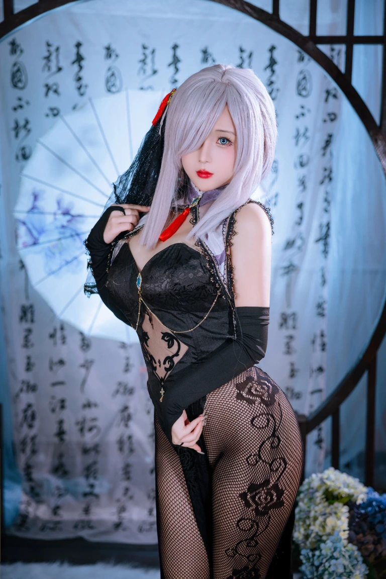 日奈娇(椎名莜)《2023.12月月刊 赠送 申鹤旗袍》主题写真：22张全套美图