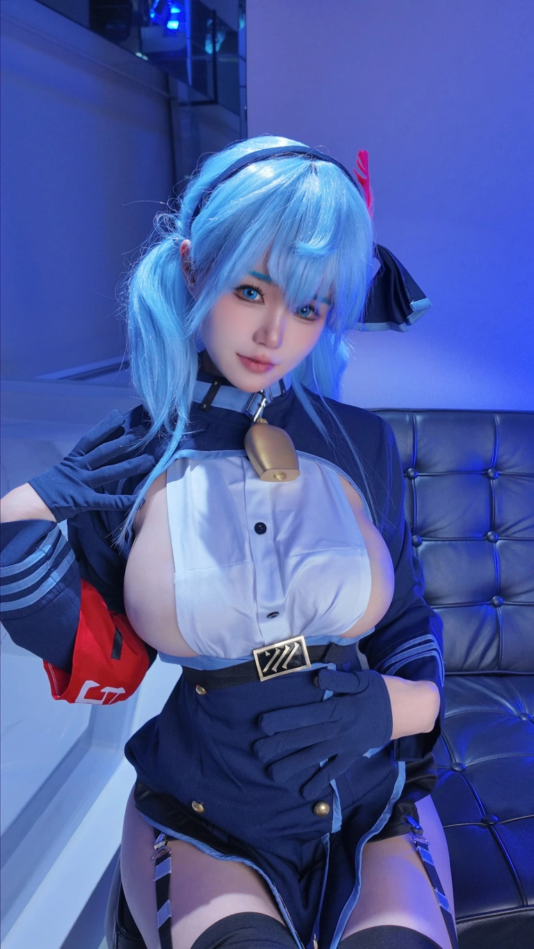 小仓千代《蔚蓝档案 天雨亚子风纪》主题写真：37张全套美图