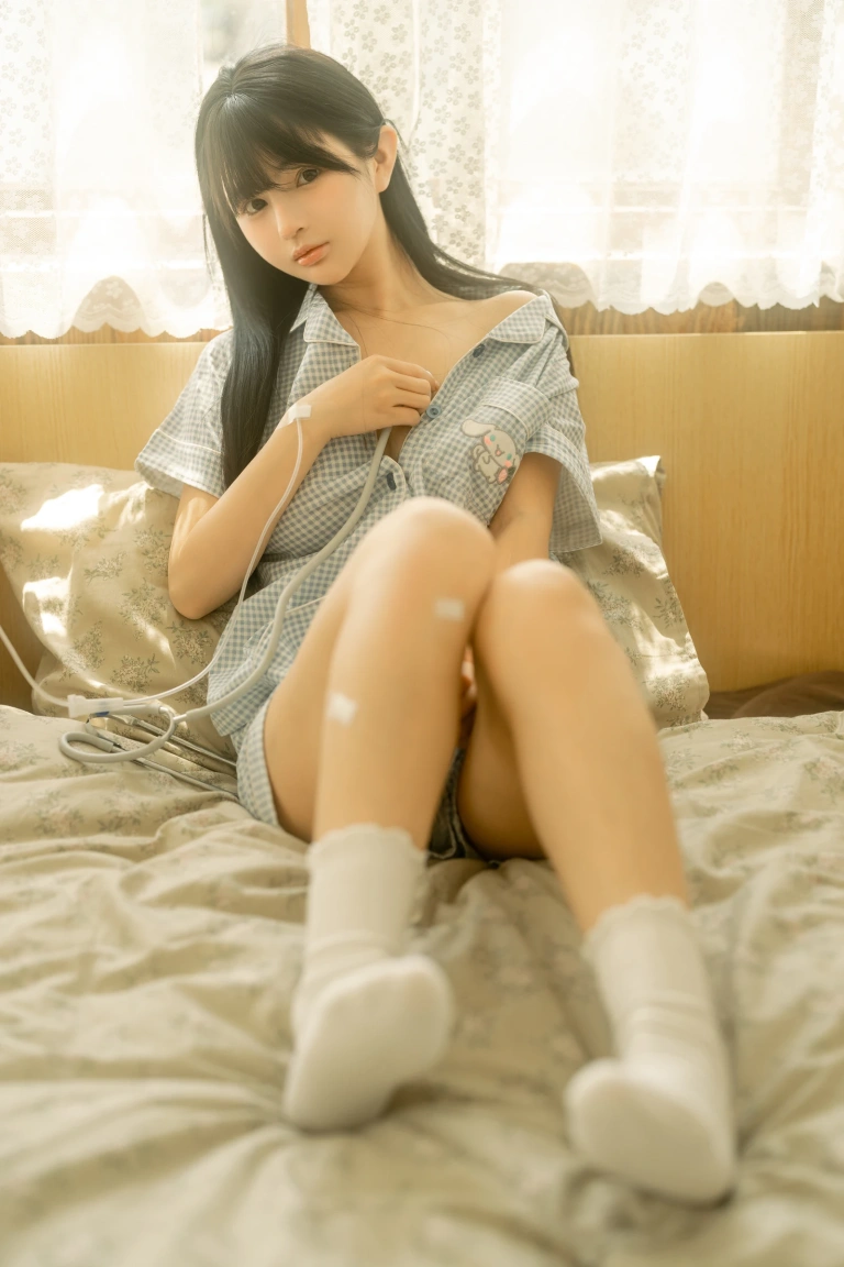 桜井宁宁《生病女友》主题写真：90张全套美图