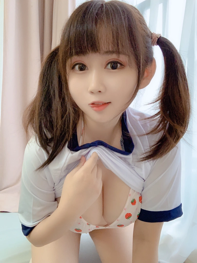 依酱《体操服》主题写真：31张全套美图