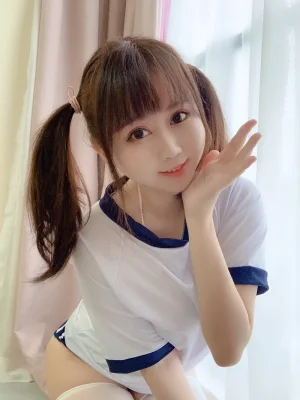 依酱《体操服》主题写真：31张全套美图