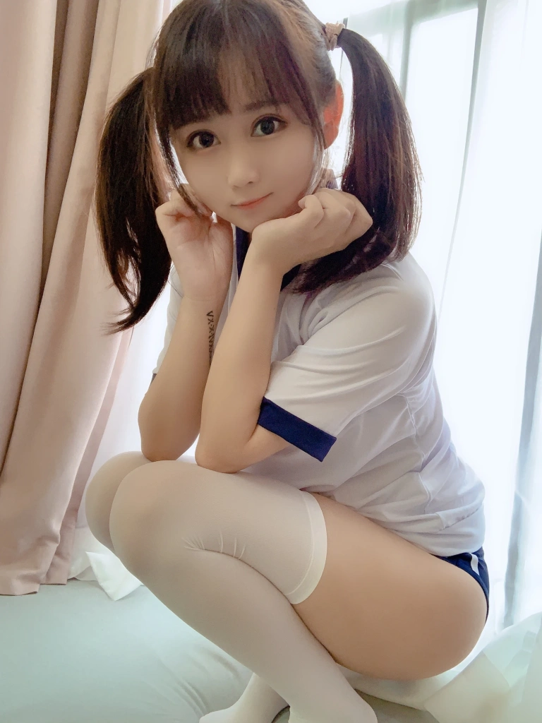 依酱《体操服》主题写真：31张全套美图